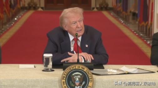 “波斯的军队已经消失、海军已经消失了，通讯也没了。他们的领导人已经离开。他们的两