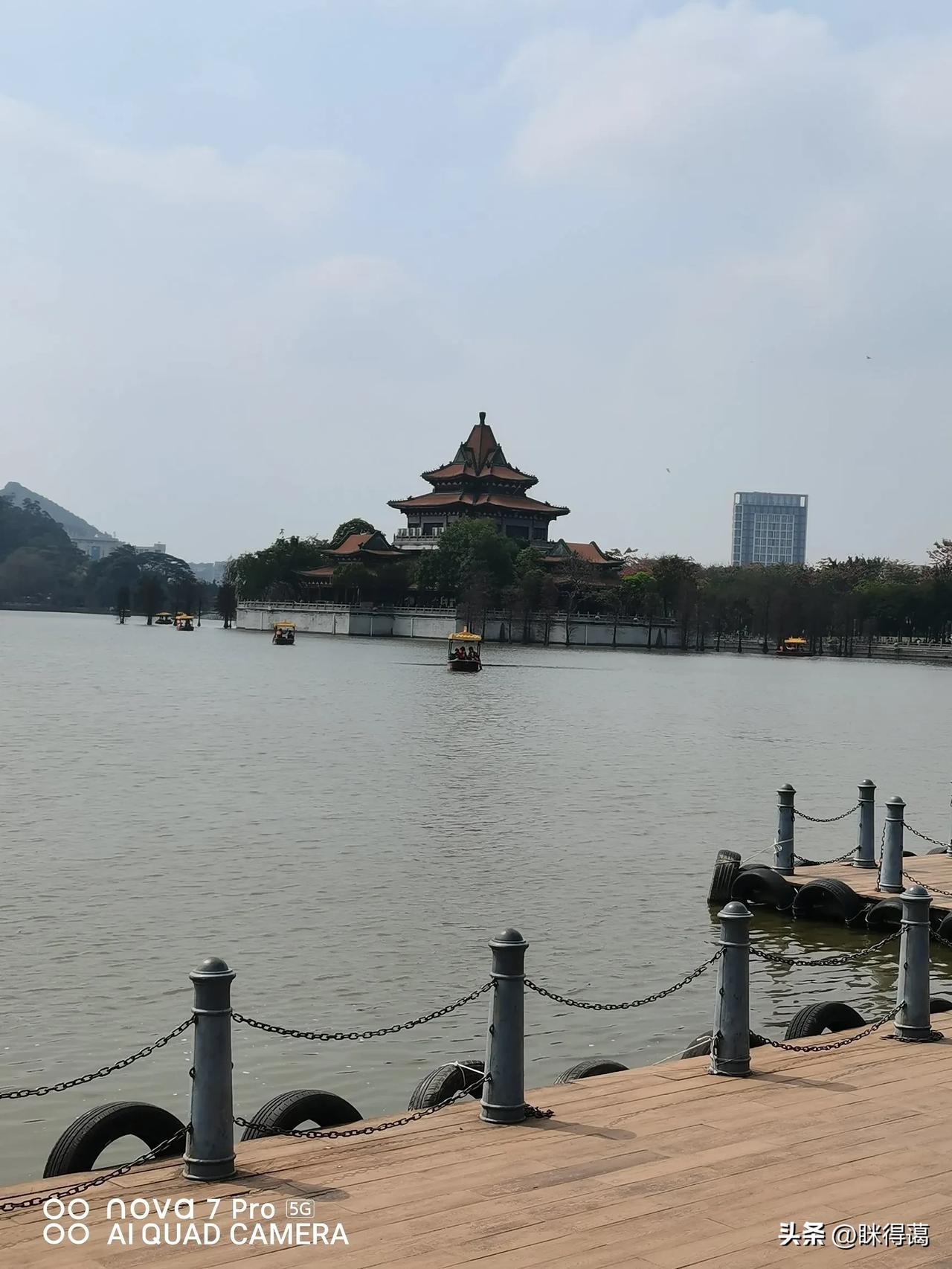 普通人的小日子
是知足常乐
穷有穷过，富有富活

其实上天已经待你不薄了
单单是