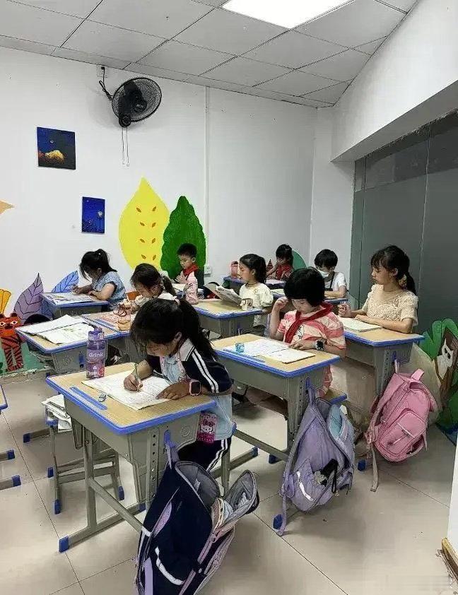 听劝！不要给孩子报这20种兴趣班：1、美术（市场饱和，就业前景一般）2、舞蹈（竞