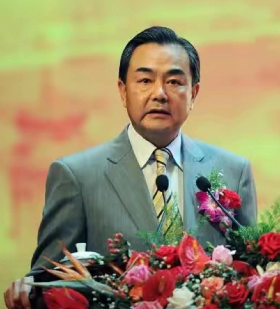 王毅外长要保重身体啊！
最近刷到王毅外长的新闻，心里真挺不是滋味，忍不住想多说一