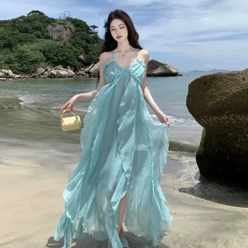 女人一定要去拍照记录自己当下最美的状态。因为撑着现在有能穿得出来。可能...