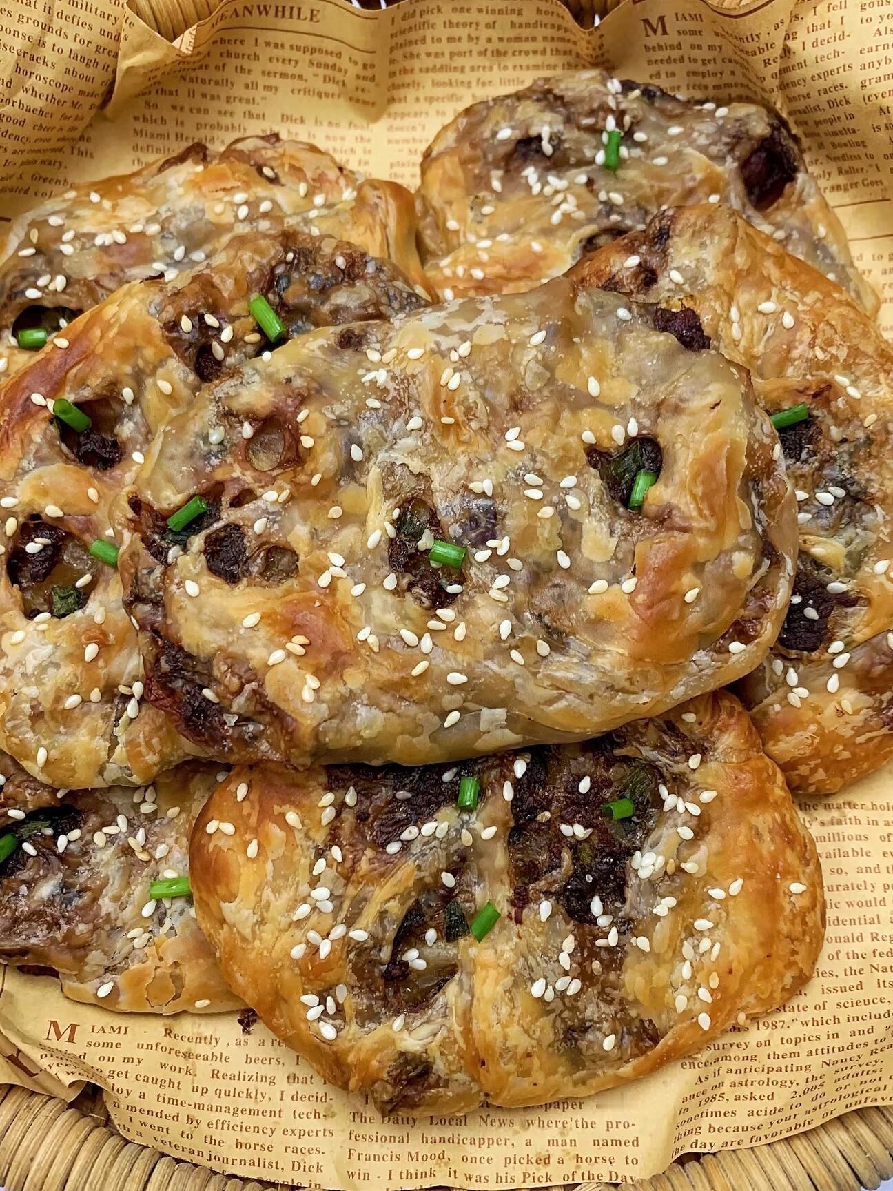鲜肉饼，有烤箱的可以试一下。 
