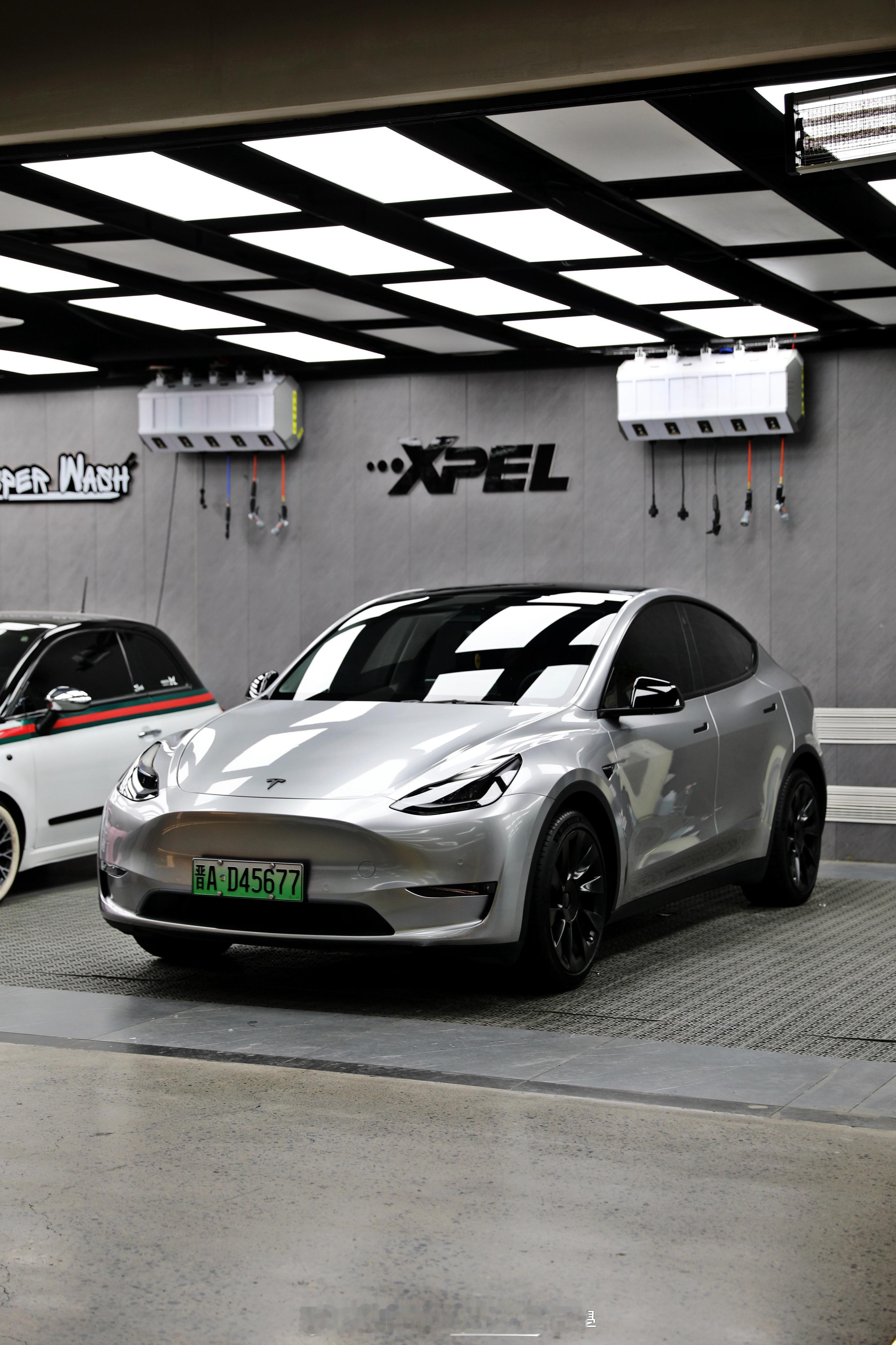 Tesla Model Y & GT银改色 