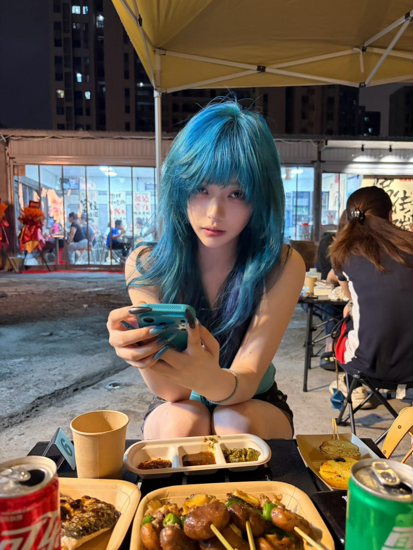 昨天又去吃那家要靠抢的烧烤了好美味不小心点多了撑死我了 