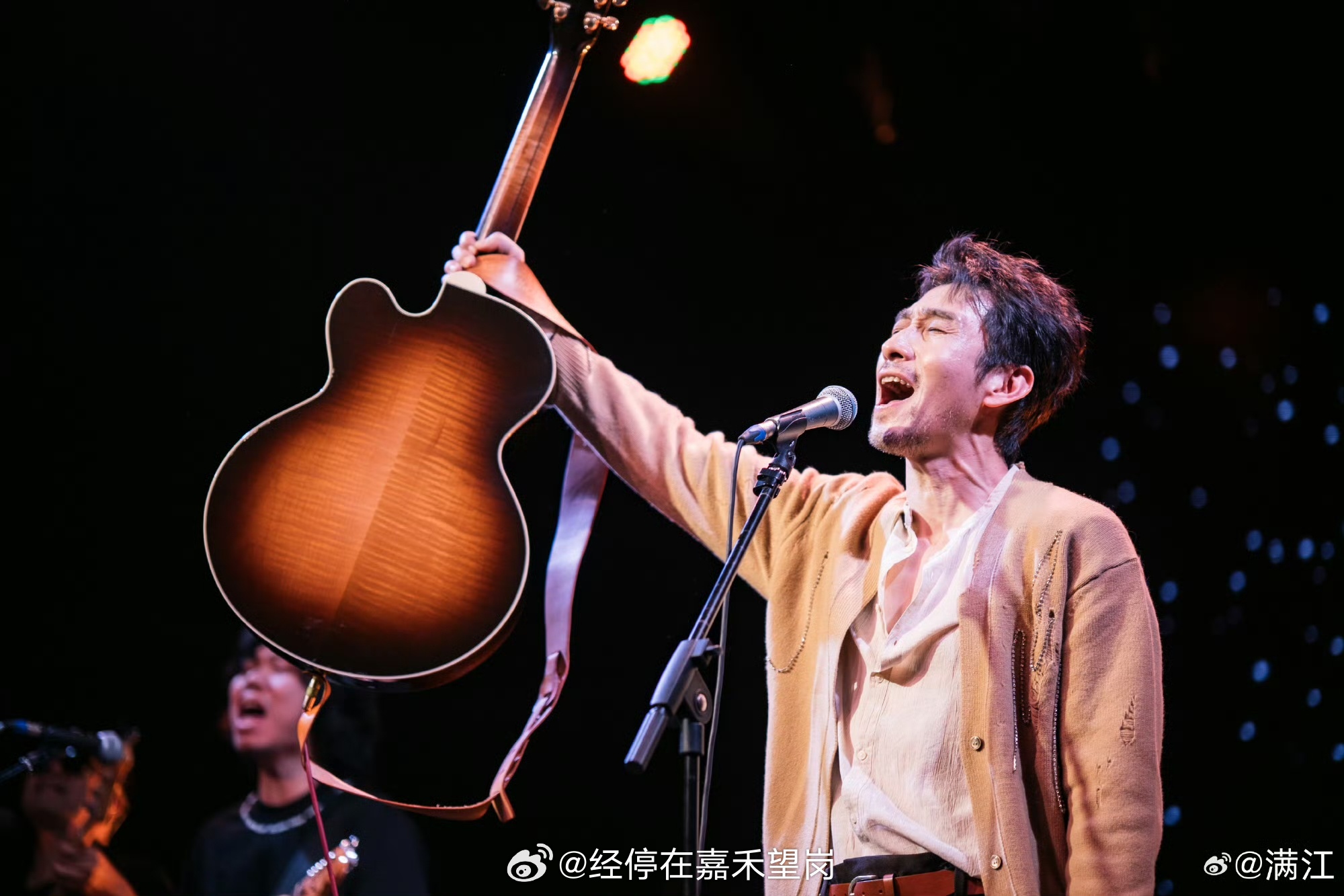20年前的男歌手顶流来披荆斩棘了 满江加盟今年披哥真的太让人惊喜了！当年红极一时
