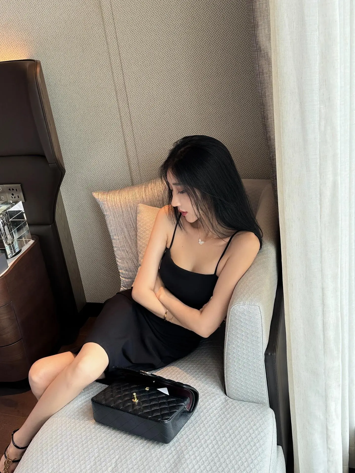 以前睡不着是因为睡太多，现在睡不着是因为想太多，因为人因为事因为烦恼...