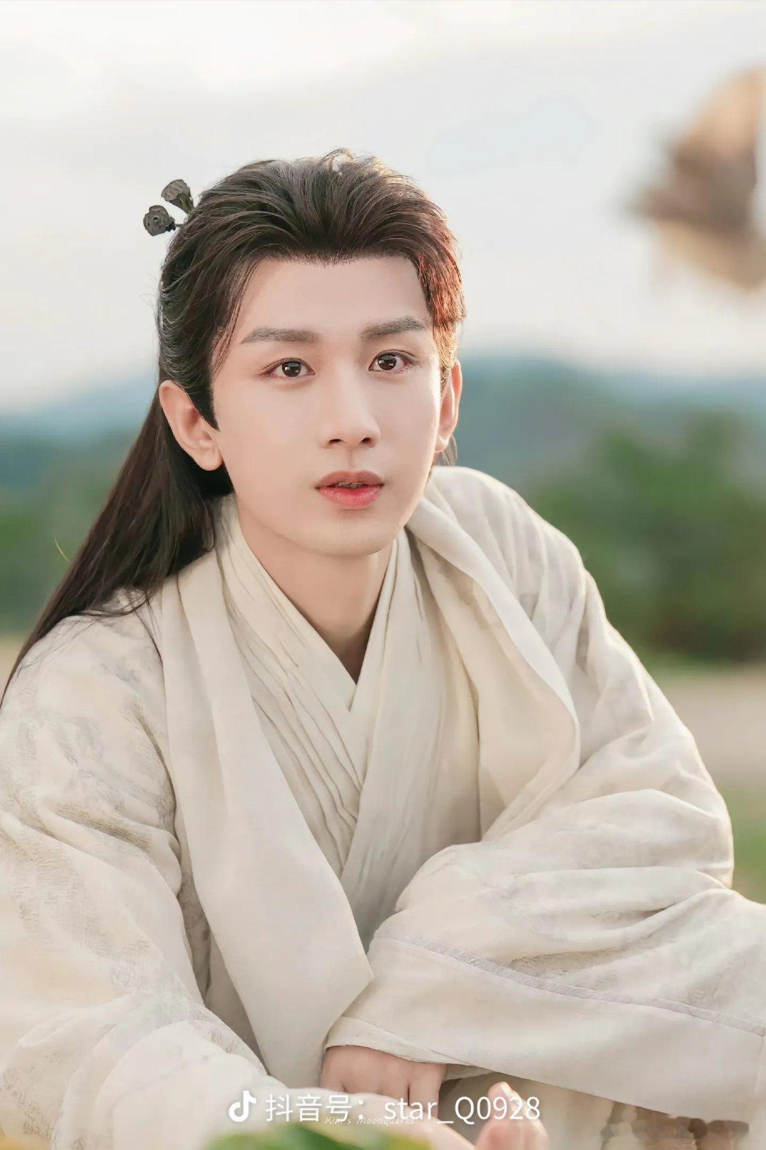 成毅李莲花凭实力长红又是一年腊月二十七，李莲花长命百岁，李相夷天下第一成毅莲花楼