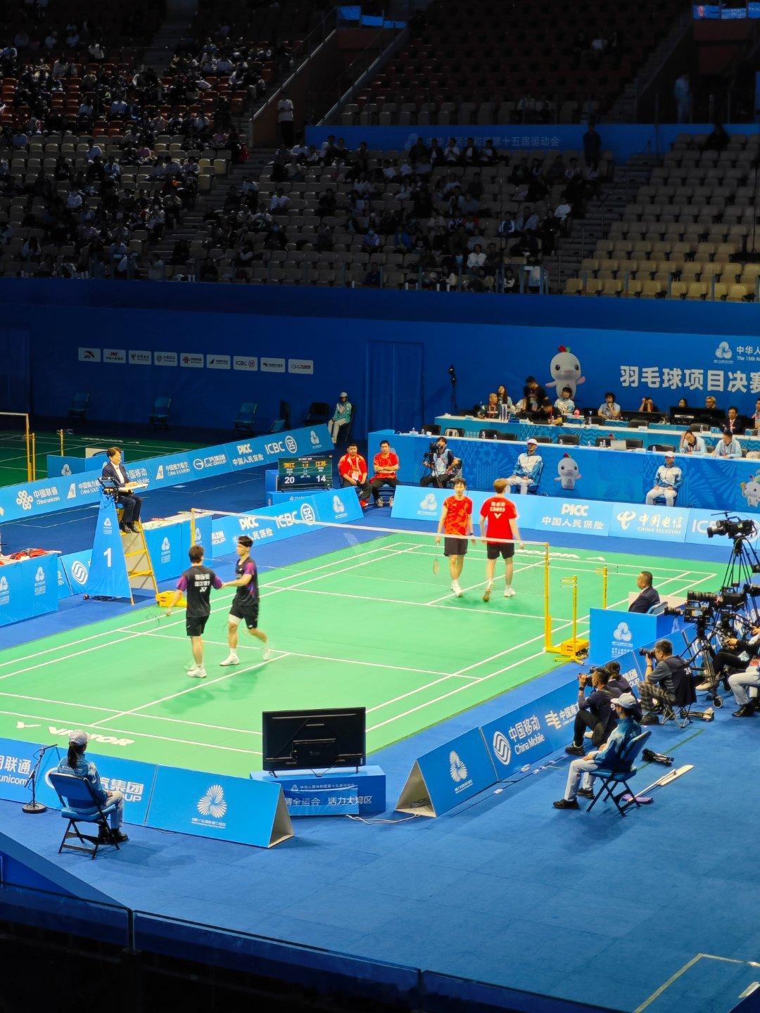 男团成年 决赛 江苏队 2-2 浙江队 男单 石宇奇 16-21 21-17 2