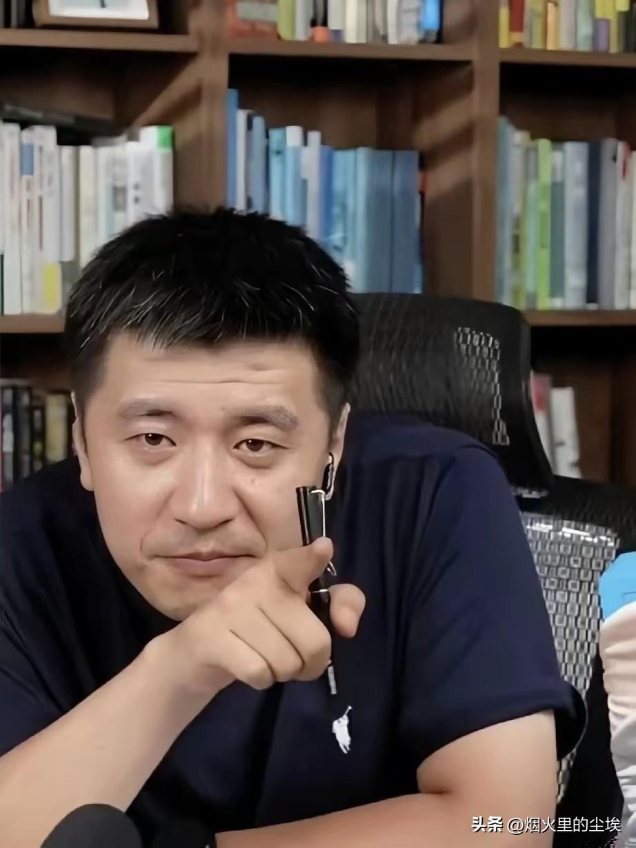张雪峰 告诉大学生不能碰的"四条红线"

张雪峰嘴里蹦出来的"四条红线"，乍一听
