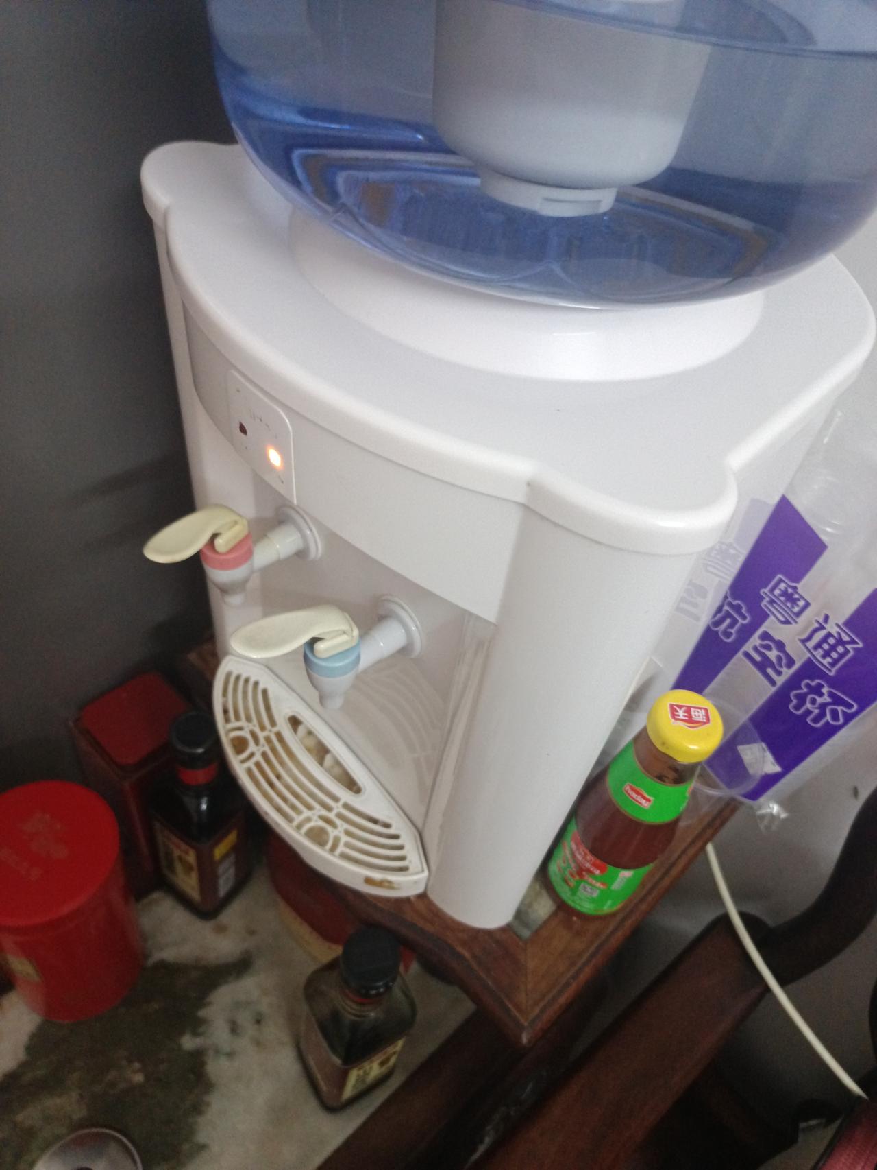 我终于知道了
为什么很多家庭有饮水机
却很少有人知道饮水机的操作原理




你