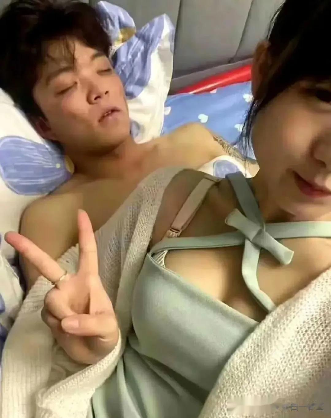 结婚半年的表弟，怎么这么憔悴[捂脸]