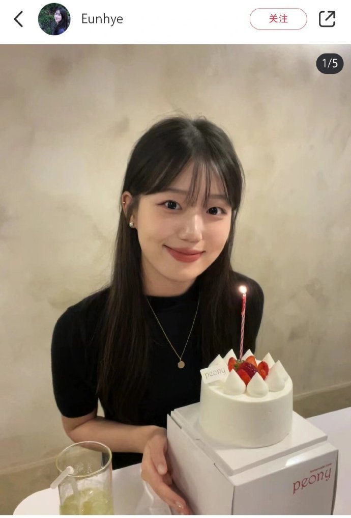 给普通人存些好用的生日拍照姿势 ​​​🎂 ​​​