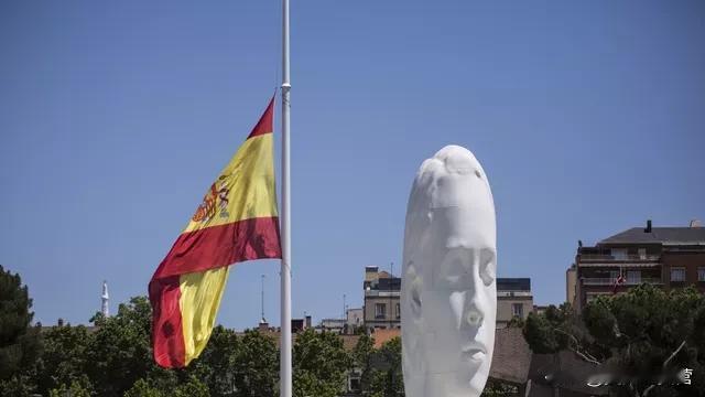 彻底决裂了！
西班牙副首相约兰达·迪亚斯呼吁欧盟委员会主席冯德莱恩在伊朗危机中捍