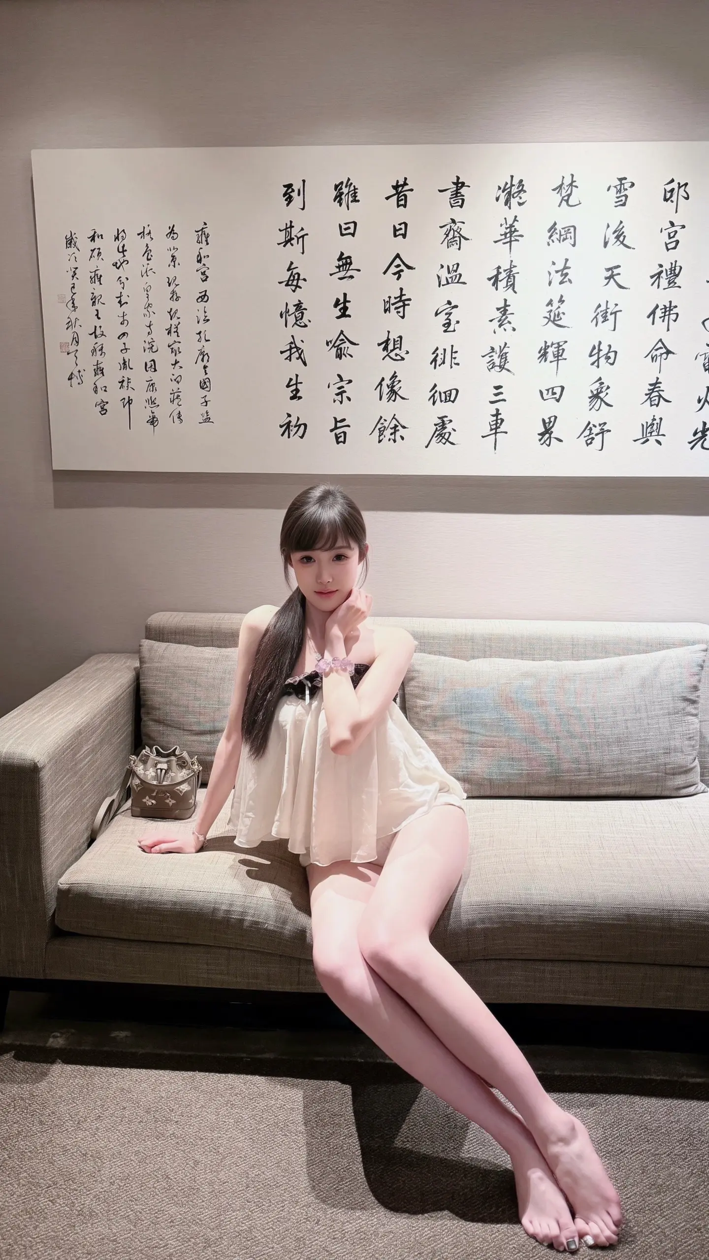 不是说讨厌我么 怎么靠近你还闭眼了