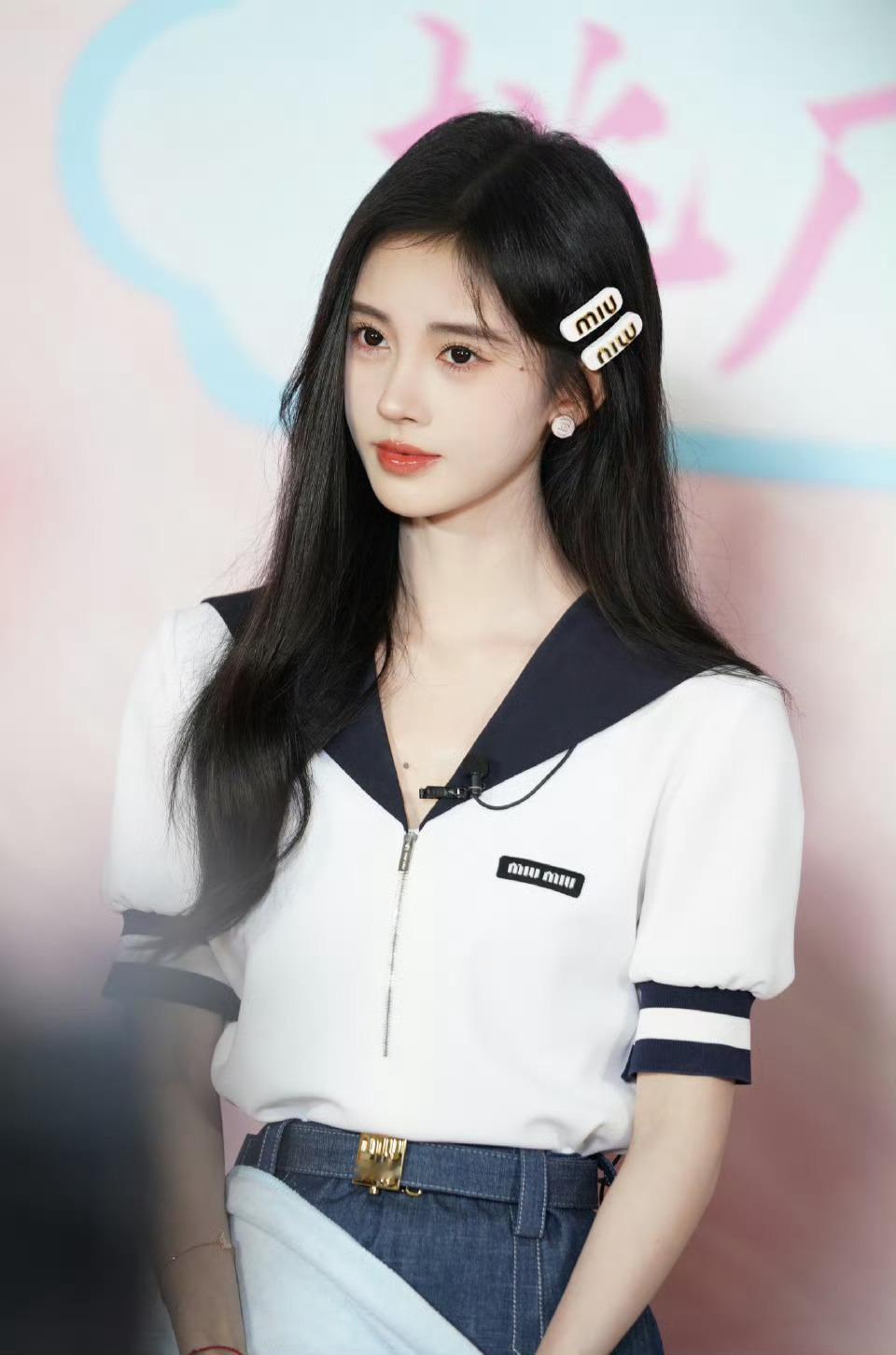 鞠婧祎姜黎非 jjy鞠婧祎千香 “玫瑰向阳而生,也从未停过脚步”𝓡𝓸𝓼𝓮