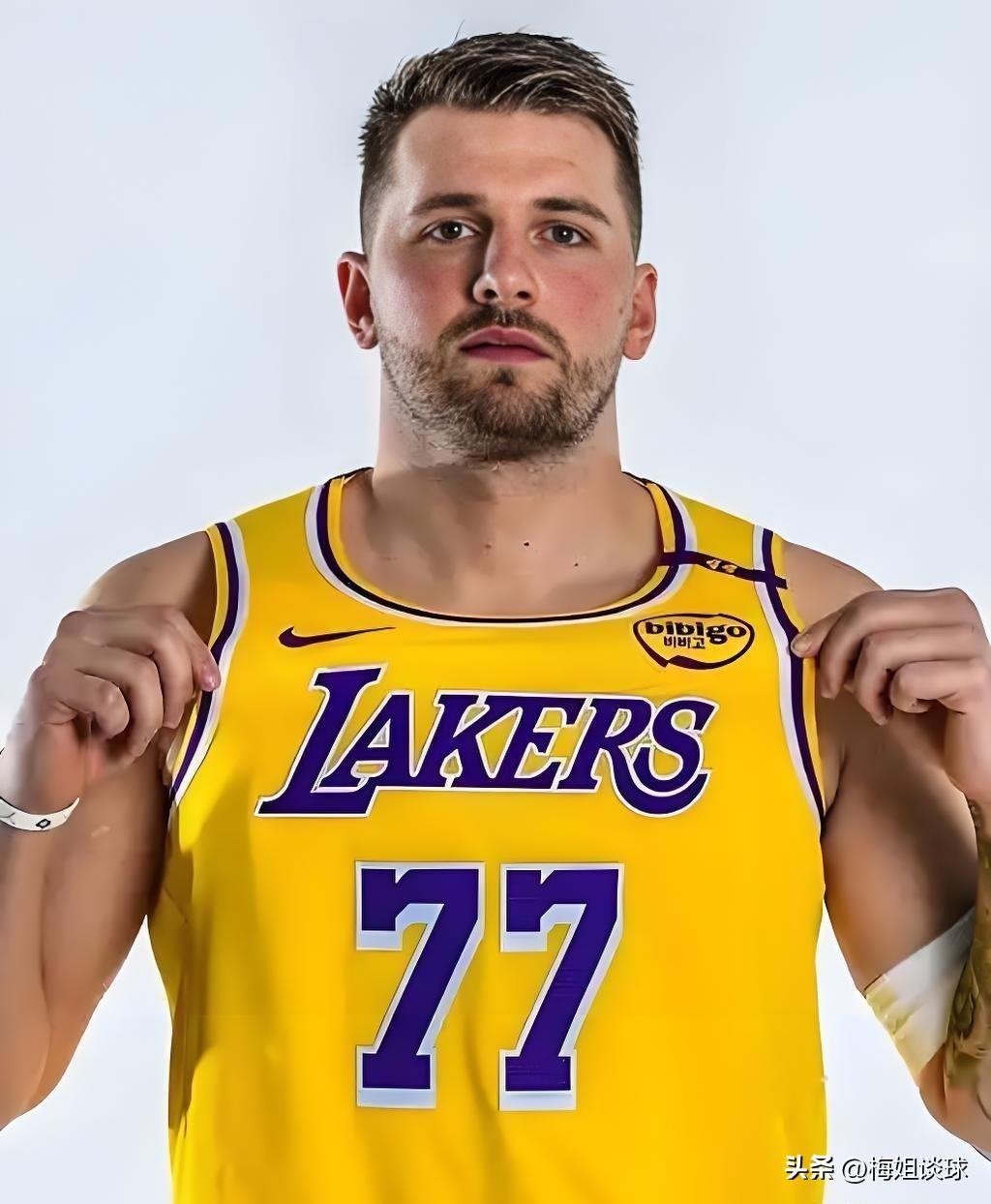 暴走失恋体育生！东契奇在湖人8连胜期间得分一览：

01、128：117战胜步行