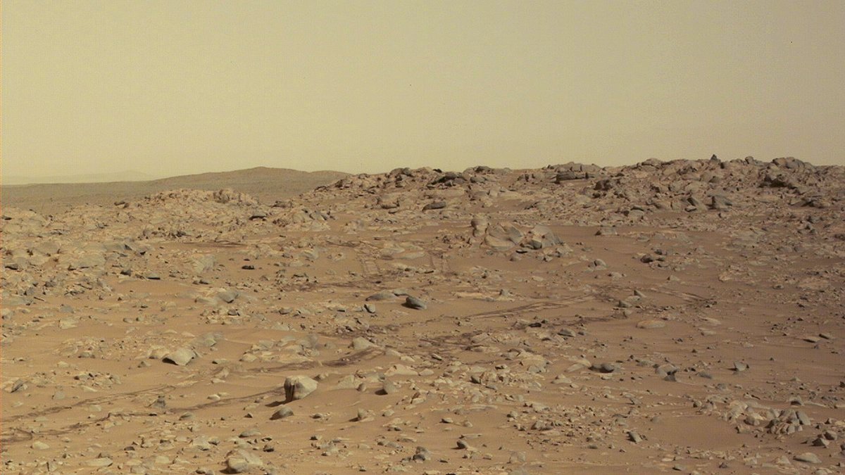 毅力号：“火星乱石堆，以及我走过的路，当地时间3月31日下午13点前由毅力号拍摄