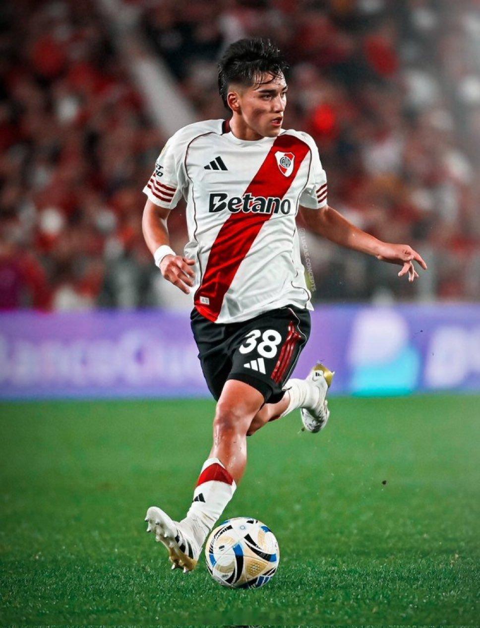 河床  🔙 伊恩·苏比亚布雷获一线队征召 ​​​