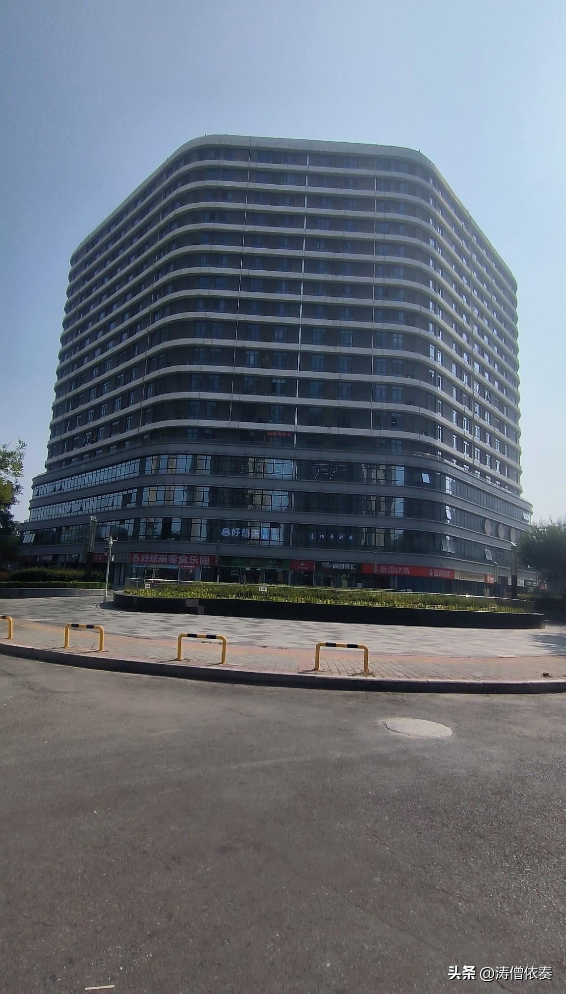 东湖畔的“老熟人”——保定东湖商业中心

在保定，提起东湖南岸的建筑，很多人脑海