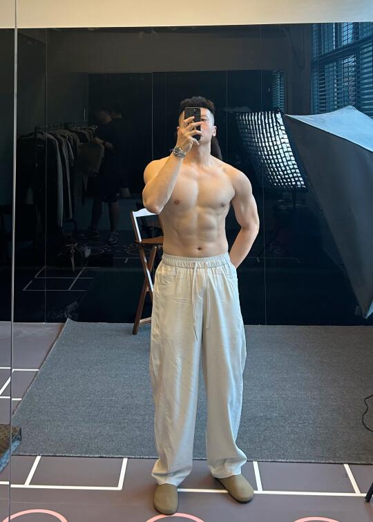 180 80kg｜薄肌青年