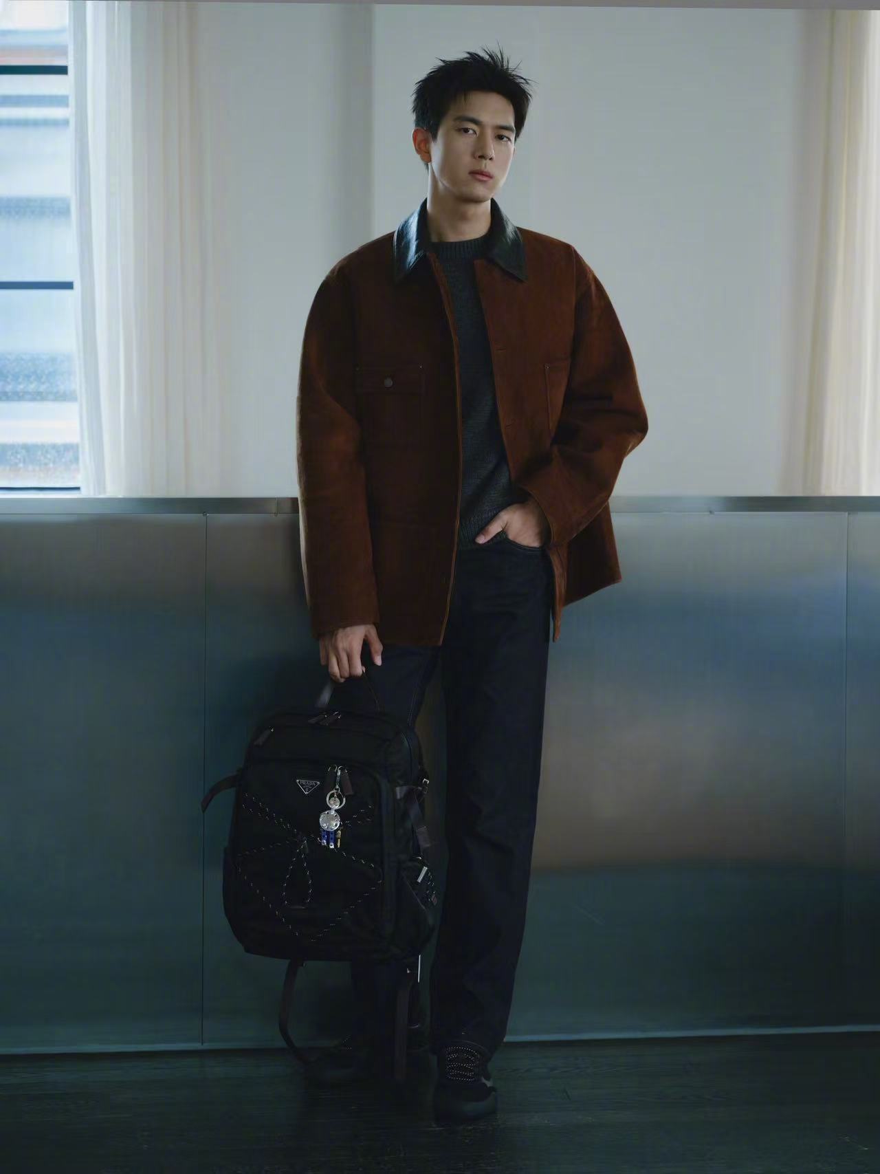 群星出镜演绎的Prada 2025假日系列🌸🍃🛍️            