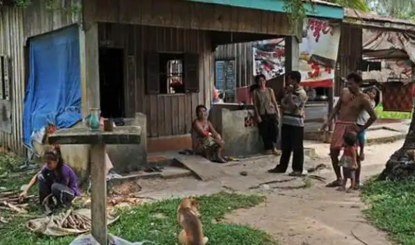 有些国家穷，是很难理解的，就比如柬埔寨，18万平方公里的土地，75%是平原，人口