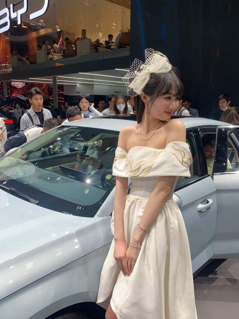 车模小熊是我见过的最美的女孩子。