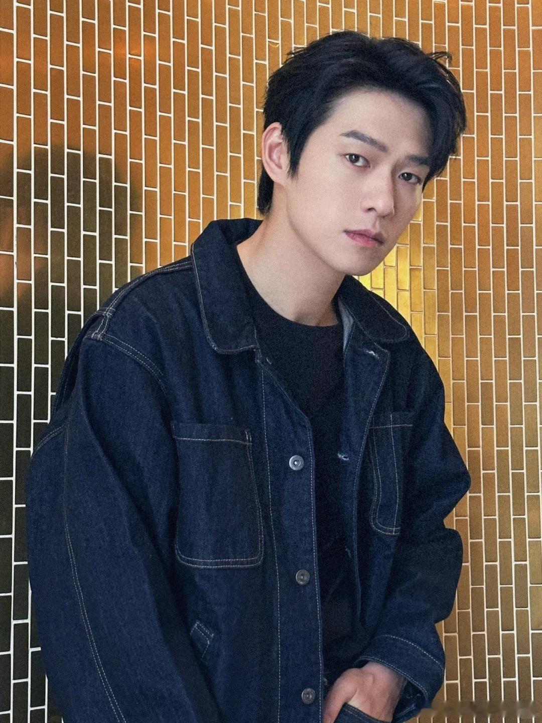 #魏大勋青春芒果夜出发#活力满满，这一次的芒果夜也太吸引人了，居然还有魏大勋，酷