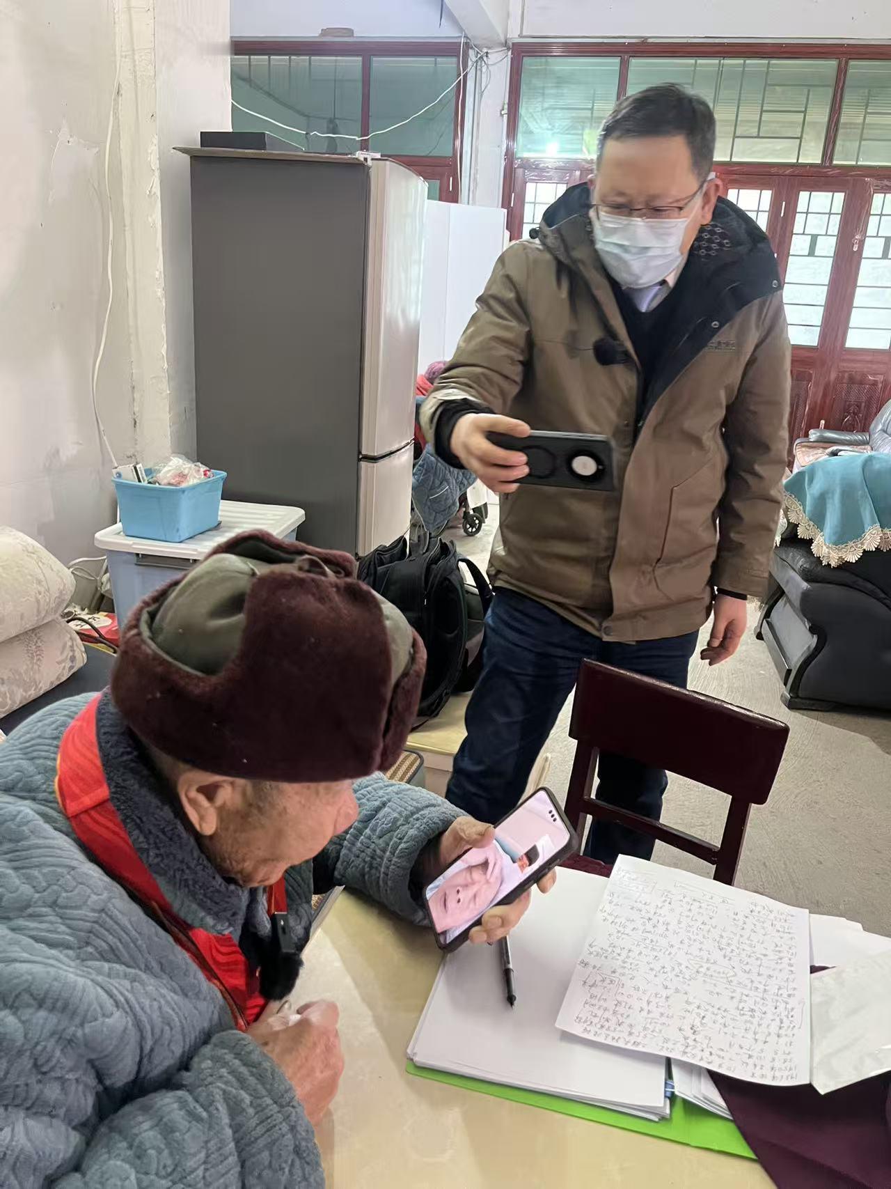 昨天采访湖南永州90岁的老革命姜光凤老人时（曾入朝、入藏平叛、对印自卫反击战），