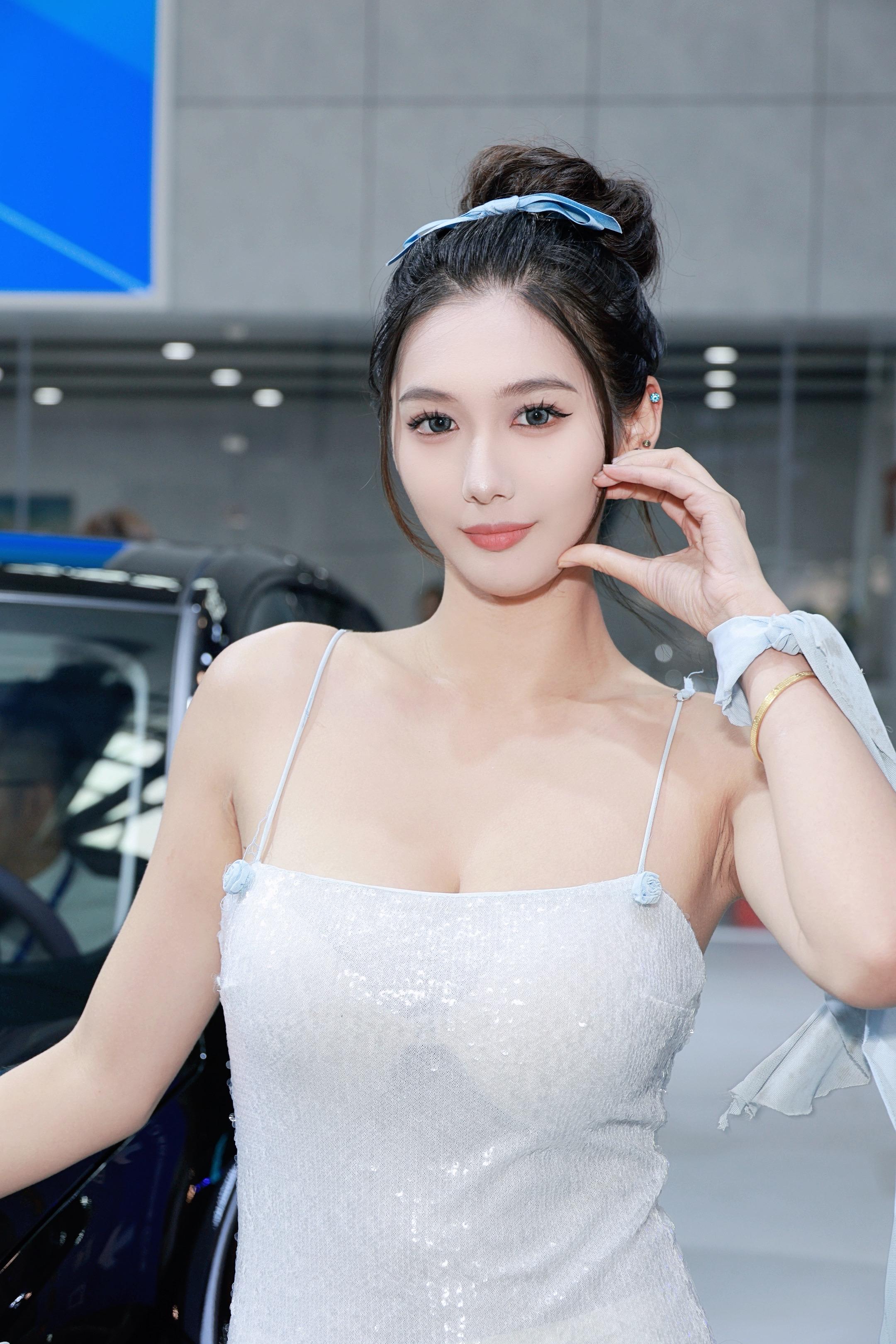 车展车模 车展现场 美女车模 车展美女 气场全开
