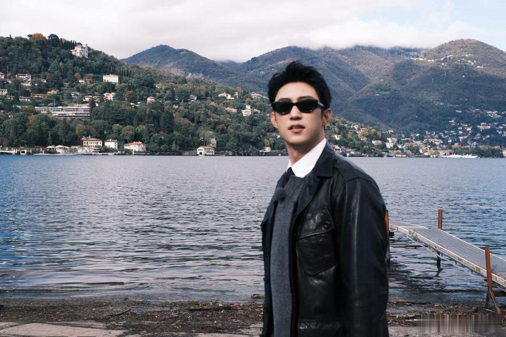 黄景瑜纯情和bking打了一架 谁被戳中了！他戴墨镜是锋芒bking，穿毛绒外套