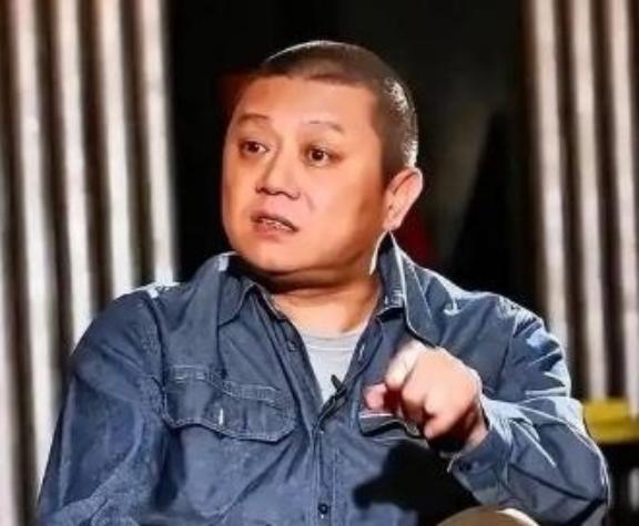 突然发现解放台湾省的建议，王朔的思路太妙了！他曾说，收复台湾不需要打仗，先宣布台