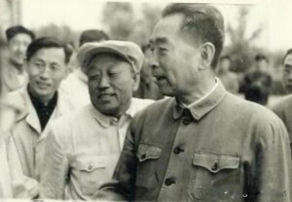 【周总理历史上的今天——6月22日】
1962年6月22日，​周恩来总理抵达吉林