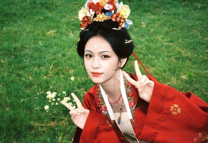 周也一口气发了36宫格一瓯春刷到这一大组照片的时候我都愣住了，居然直接三十六张，