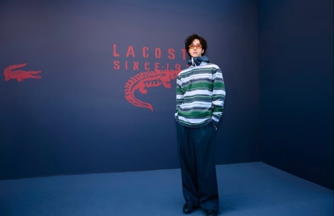 王一博巴黎时装周全球第一待遇王一博顶级魅魔王一博顶级魅魔，王一博巴黎时装周全球第