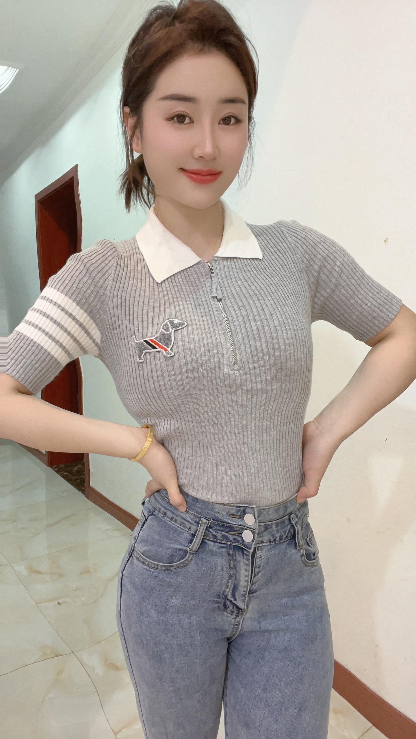 谁和我一样，委屈了连个朋友圈也不敢发，累了，连个可倾诉的人都没，把一切的一切都藏入心底！！！