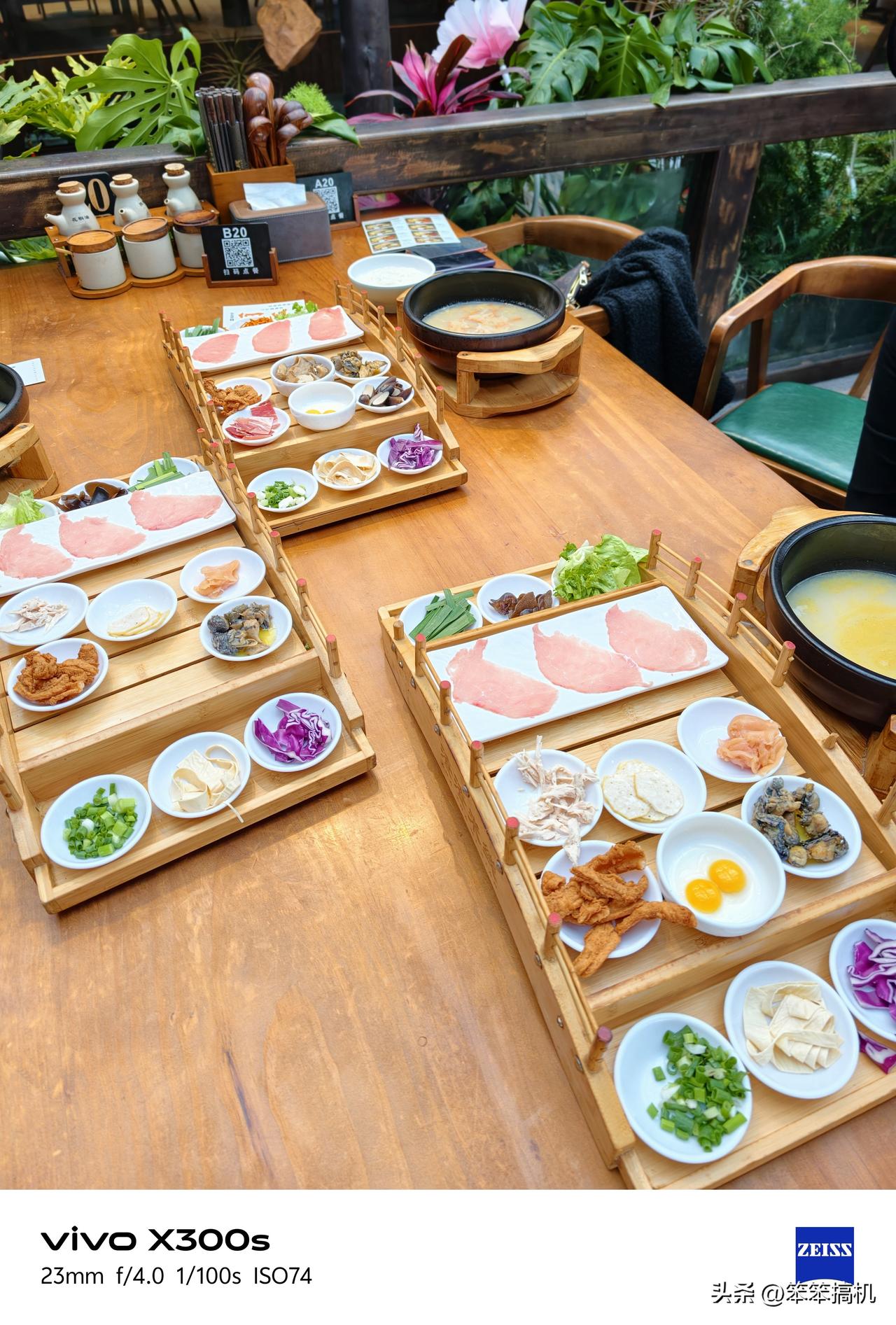 临走前在丽江吃了顿经典状元过桥米线，连食用说明书都配上了，各位帮我看看正宗不？[