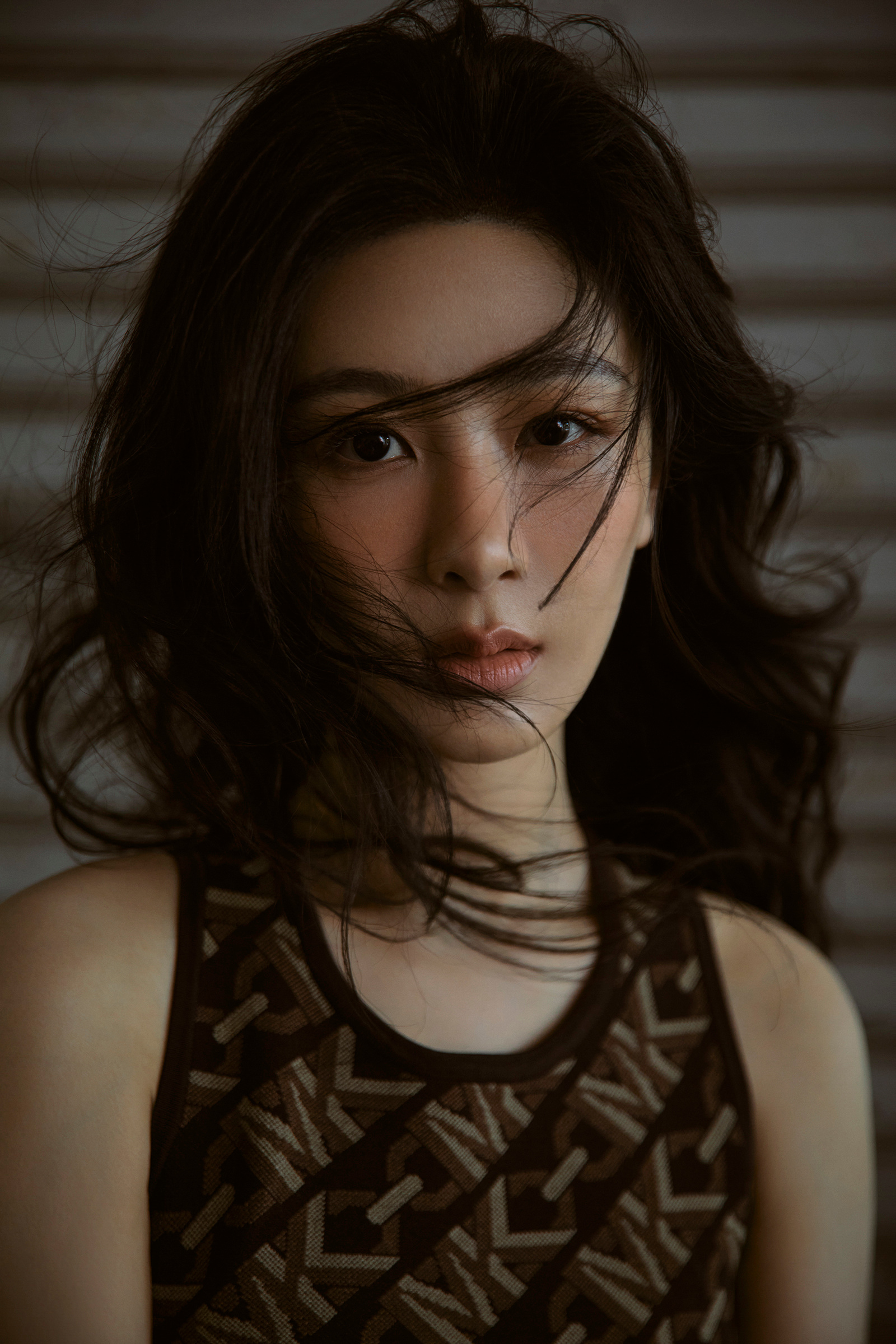  [心]#杨紫要久久爱# 等到看你银色满际，等到分不清季节更替，才敢说沉溺。​​