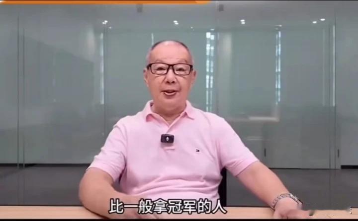 为什么有那么多的人喜欢莎莎？看看段翔老前辈对莎莎的评价就知道，他说莎莎比一般拿冠