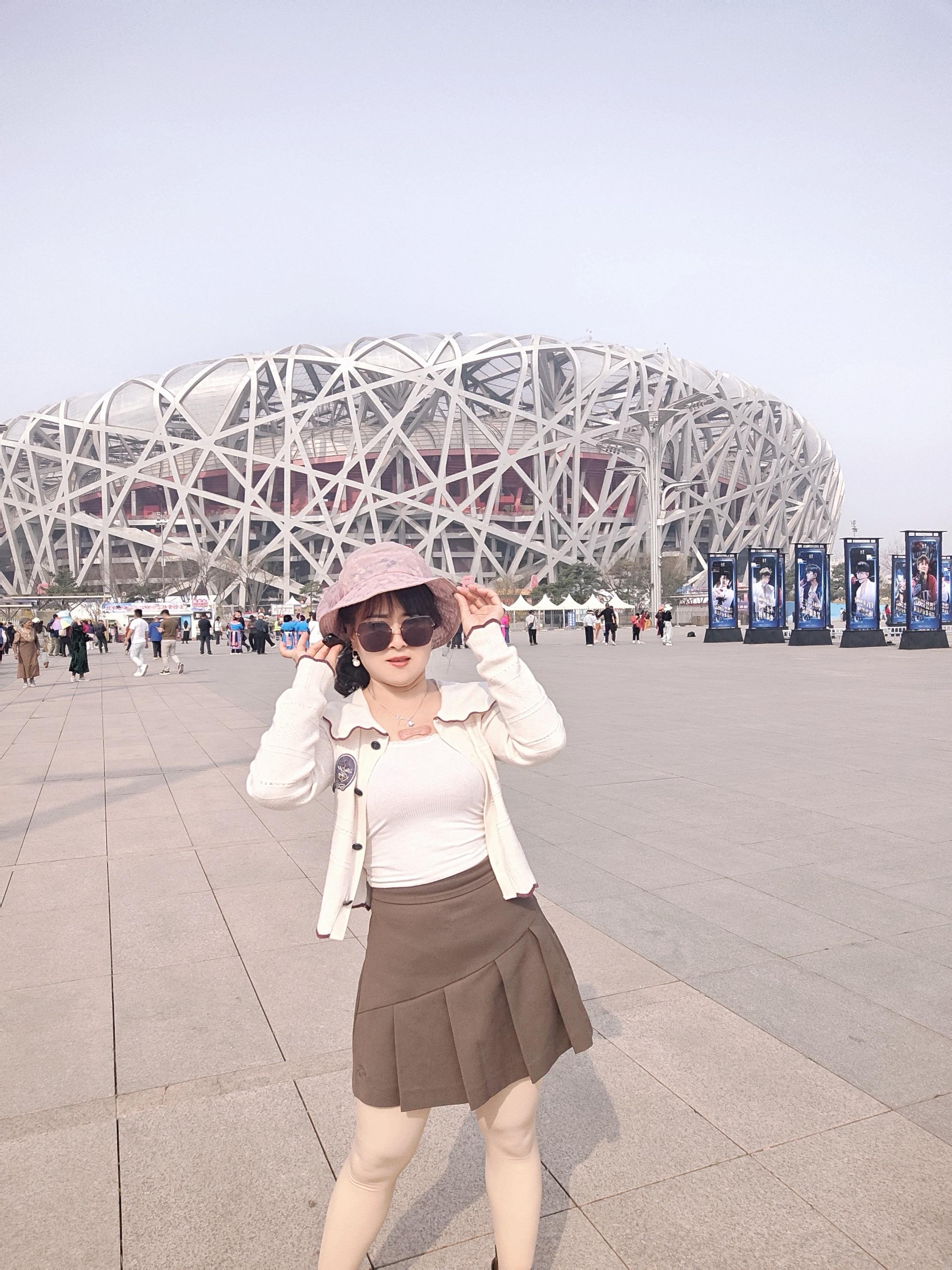 谁都靠不住，除非你有用，在这个烟换烟，酒换酒的时代，不要高估你和任何人...