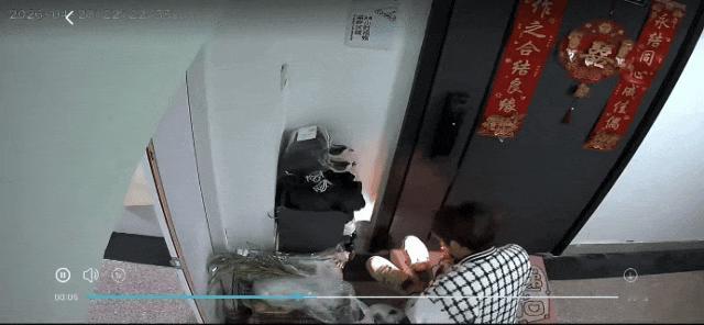 宁波江北新警收获人生第一面锦旗 入警不满一年，江北派出所新警温文超迎来了从警生涯