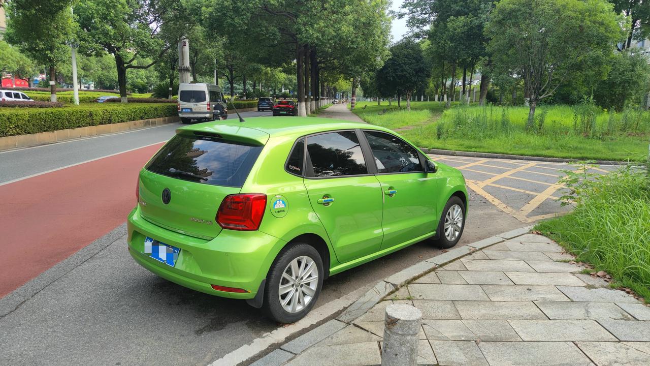 二手大众polo值得买吗？如果是练手代步可以入手，因为大众polo虽然现在销量下
