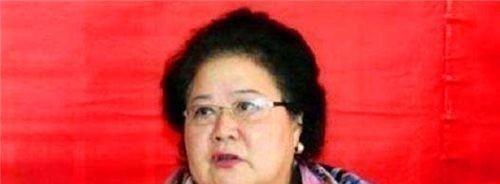 1988年，“小常宝”齐淑芳带领30名演员留美不归，背叛祖国抛弃丈夫，并恶狠狠对