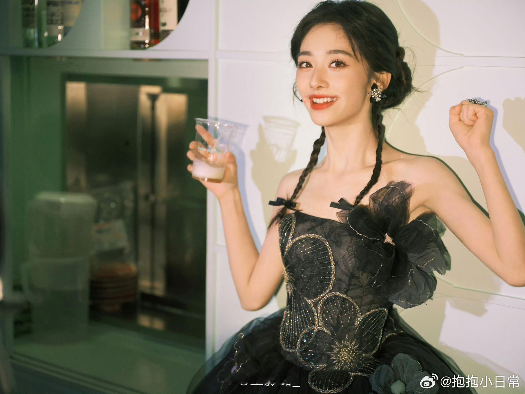 王影璐的精神状态回归了 偶然刷到王影璐的视频，被她的抽象灵魂戳中笑点！作为00后