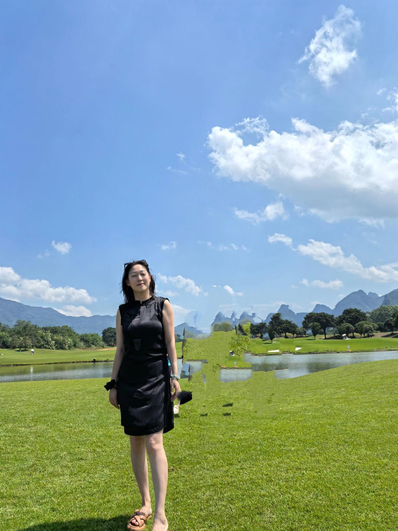 我觉得人傻不是毛病 ，不假就行 。
人精不是问题， 不坏就行 。
善于利用一个人