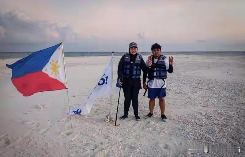沉寂13天果断亮剑！中方重兵进驻铁线礁，彻底戳穿日菲南海阴谋
 
南海博弈风云再