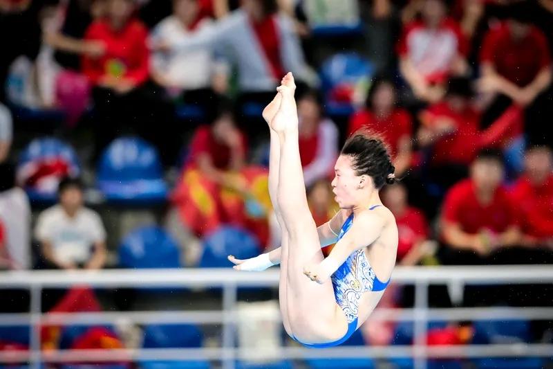 21岁的奥运冠军张家齐宣布退役，消息直接冲上热搜第一。11月22日晚，她发布视频