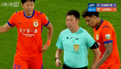 津门虎获得点球。谢蒂内主罚丢了。。。。 