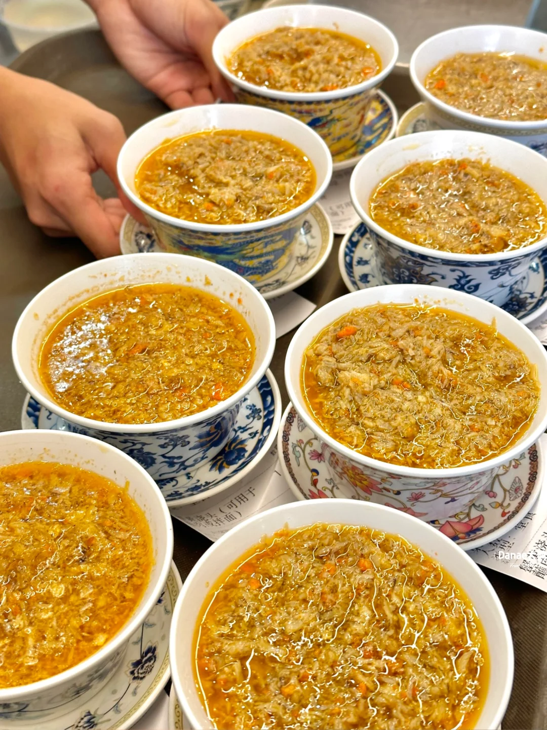 wokkk…来上海见世面了！蟹粉下火锅…