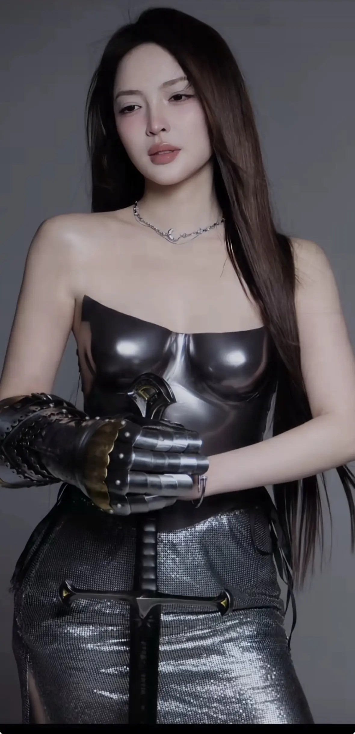 王钟瑶 银色战袍